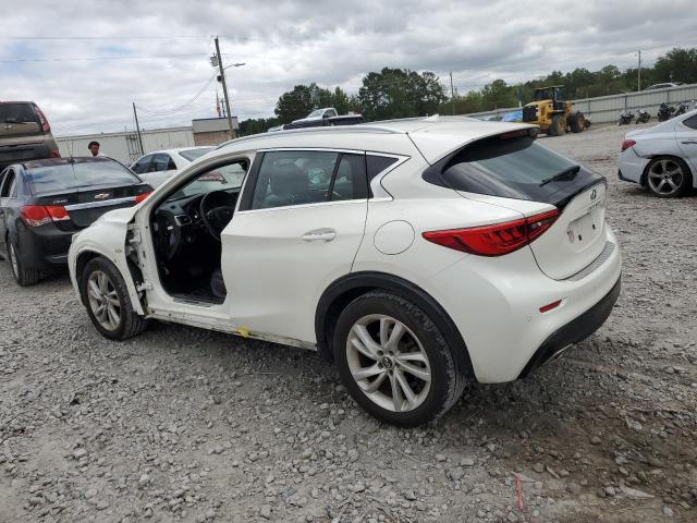 SJKCH5CP6JA045416 - 2018 INFINITI QX30 BASE 白色 照片 2