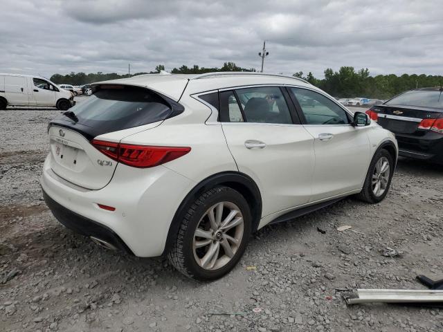 SJKCH5CP6JA045416 - 2018 INFINITI QX30 BASE 白色 照片 3