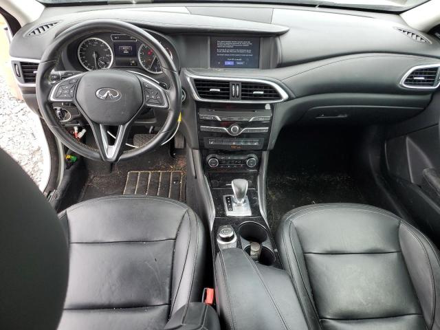 SJKCH5CP6JA045416 - 2018 INFINITI QX30 BASE 白色 照片 8