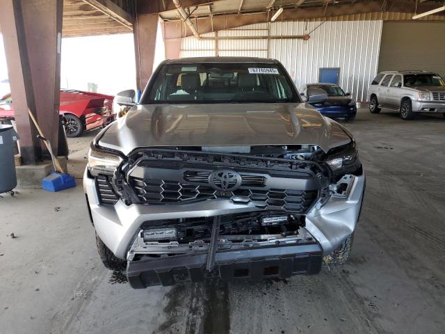 3TMLB5JN6RM069543 - 2024 TOYOTA TACOMA DOUBLE CAB فضي صورة 5
