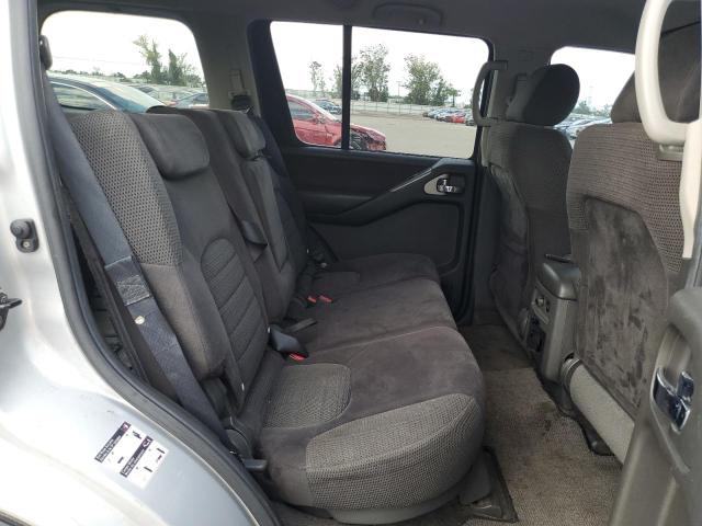 5N1AR18U96C600283 - 2006 NISSAN PATHFINDER LE SILVER photo 11