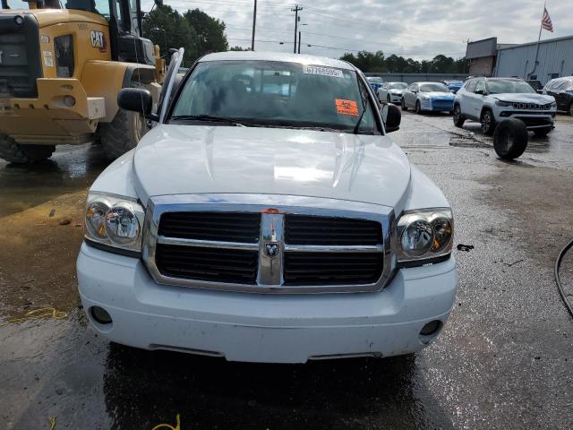 1D7HE48N86S525225 - 2006 DODGE DAKOTA QUAD SLT WHITE photo 5