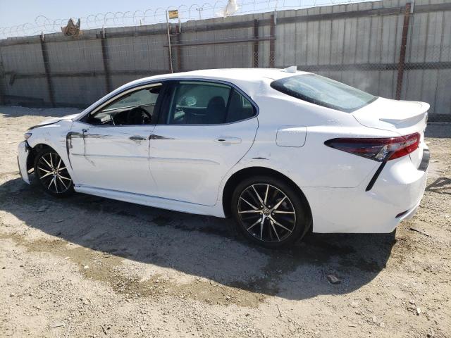 4T1S11AK5RU199351 - 2024 TOYOTA CAMRY SE NIGHT SHADE WHITE photo 2