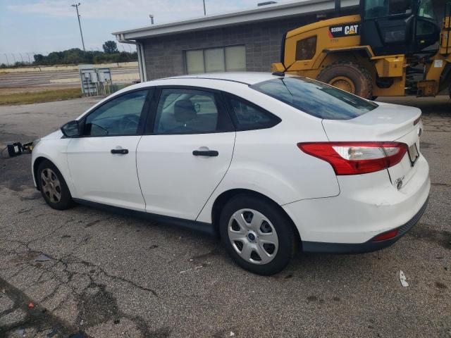 1FAHP3E23CL432908 - 2012 FORD FOCUS S WHITE photo 2