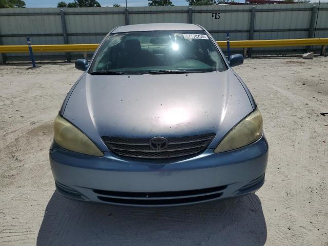 4T1BF30K04U571329 - 2004 TOYOTA CAMRY LE 蓝色 照片 5