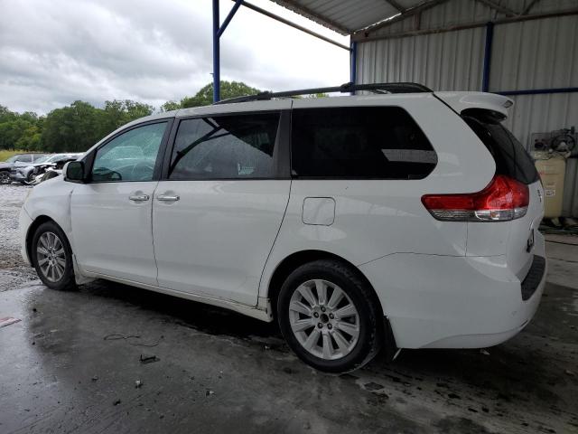 5TDDK3DC8DS057650 - 2013 TOYOTA SIENNA XLE WHITE photo 2