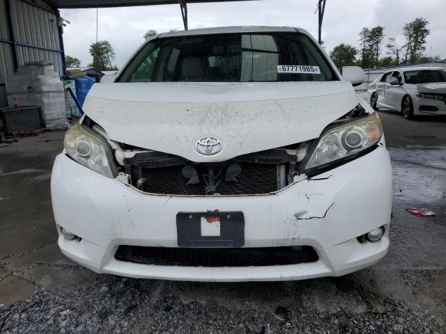 5TDDK3DC8DS057650 - 2013 TOYOTA SIENNA XLE WHITE photo 5