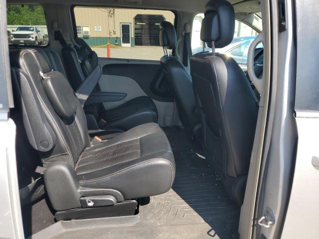 2A4RR8DG4BR641061 - 2011 CHRYSLER TOWN & COU TOURING L SILVER photo 11