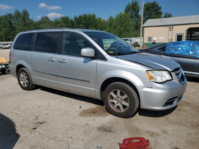2A4RR8DG4BR641061 - 2011 CHRYSLER TOWN & COU TOURING L SILVER photo 4