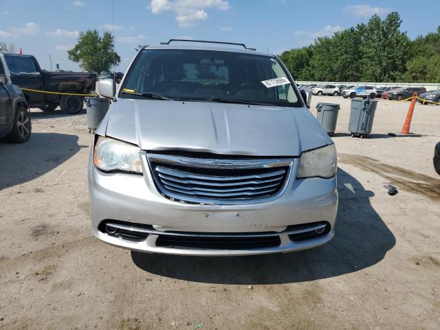 2A4RR8DG4BR641061 - 2011 CHRYSLER TOWN & COU TOURING L SILVER photo 5