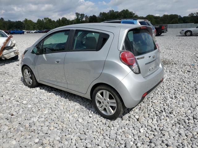 KL8CD6S96FC709810 - 2015 CHEVROLET SPARK 1LT SILVER photo 2