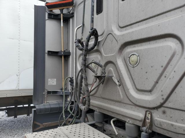 3AKJGLD52ESFK3341 - 2014 FREIGHTLINER CASCADIA GRAY photo 9