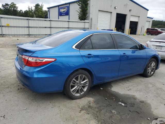 4T1BF1FK9HU802004 - 2017 TOYOTA CAMRY LE ლურჯი ფოტო 3