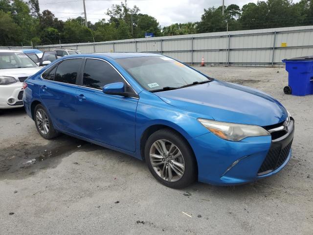 4T1BF1FK9HU802004 - 2017 TOYOTA CAMRY LE ლურჯი ფოტო 4