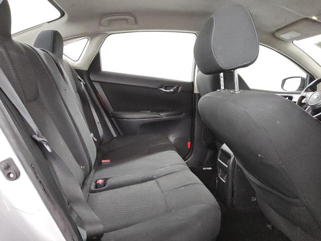 3N1AB7AP2JY230698 - 2018 NISSAN SENTRA S 灰色 照片 10