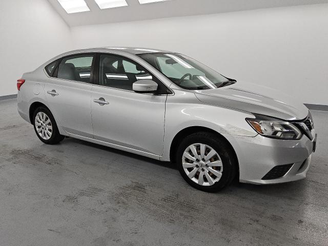 3N1AB7AP2JY230698 - 2018 NISSAN SENTRA S 灰色 照片 4