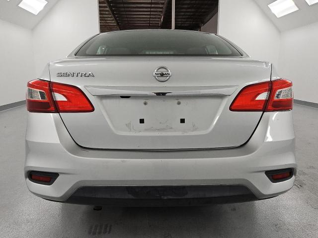 3N1AB7AP2JY230698 - 2018 NISSAN SENTRA S 灰色 照片 6