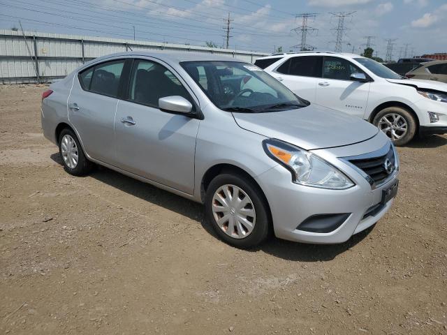 3N1CN7AP5JL838518 - 2018 NISSAN VERSA S 银色 照片 4