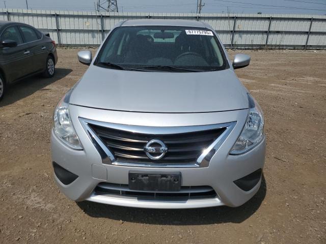 3N1CN7AP5JL838518 - 2018 NISSAN VERSA S 银色 照片 5
