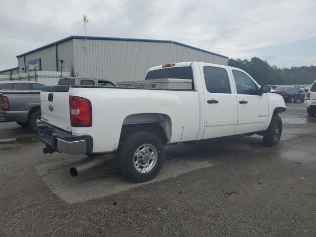 1GCHC23628F109249 - 2008 CHEVROLET SILVERADO C2500 HEAVY DUTY WHITE photo 3