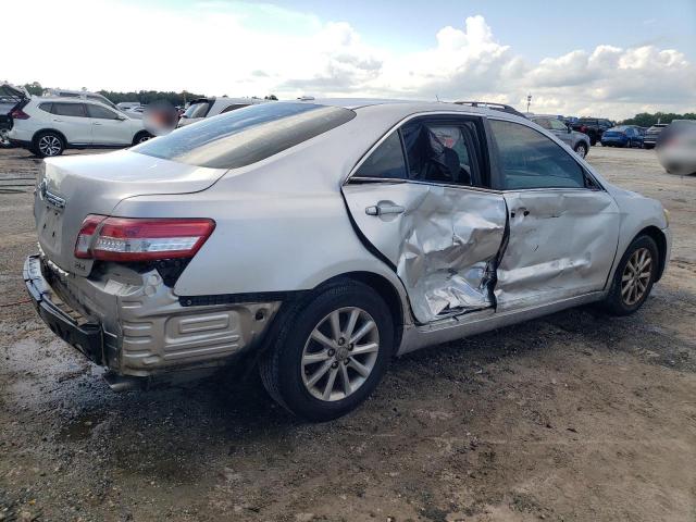 4T1BF3EK4BU206531 - 2011 TOYOTA CAMRY BASE SILVER photo 3