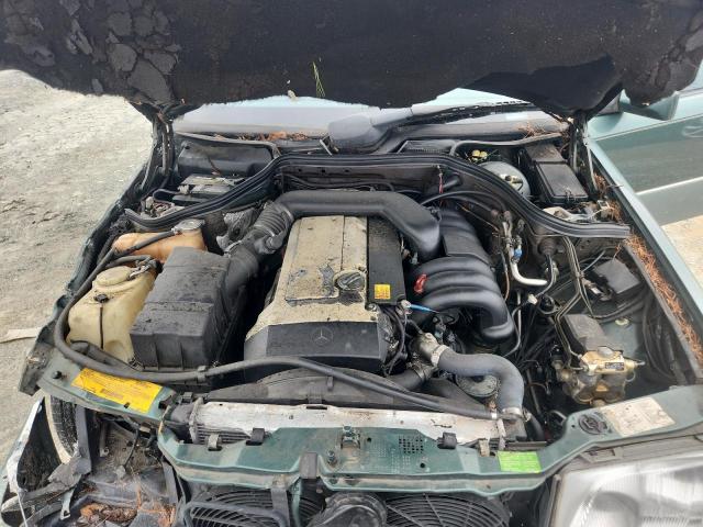 WDBEA32E4RC066669 - 1994 MERCEDES-BENZ E 320 GREEN photo 11