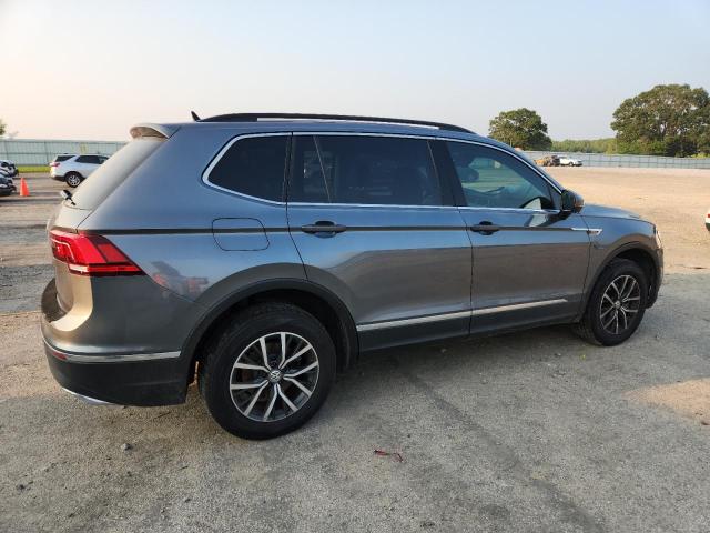 3VV2B7AX2JM197891 - 2018 VOLKSWAGEN TIGUAN SE ნაცრისფერი ფოტო 3