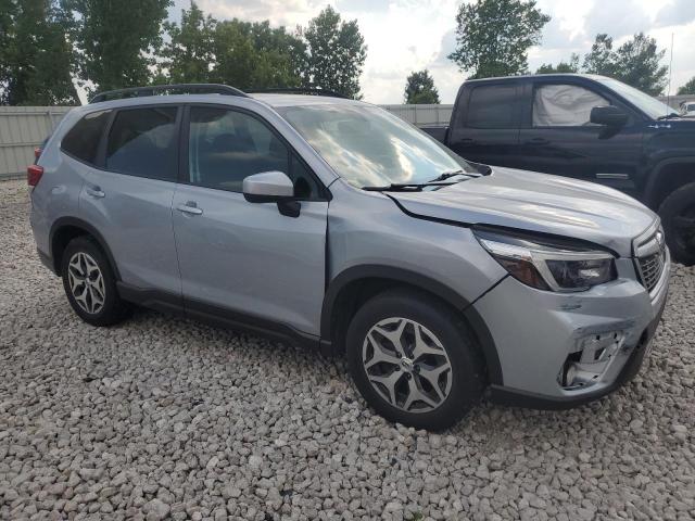 JF2SKAFC2MH489231 - 2021 SUBARU FORESTER PREMIUM SILVER photo 4