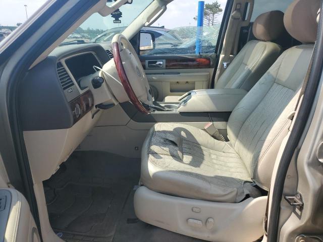 5LMFU28R44LJ25030 - 2004 LINCOLN NAVIGATOR GOLD photo 7