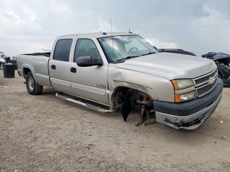 1GCHK23235F936835 - 2005 CHEVROLET SILVERADO K2500 HEAVY DUTY TAN photo 4