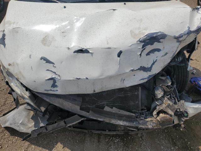 2C4RVABG1CR222338 - 2012 VOLKSWAGEN ROUTAN SE WHITE photo 12