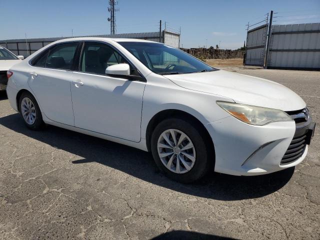 4T4BF1FK7GR551455 - 2016 TOYOTA CAMRY LE 白色 照片 4