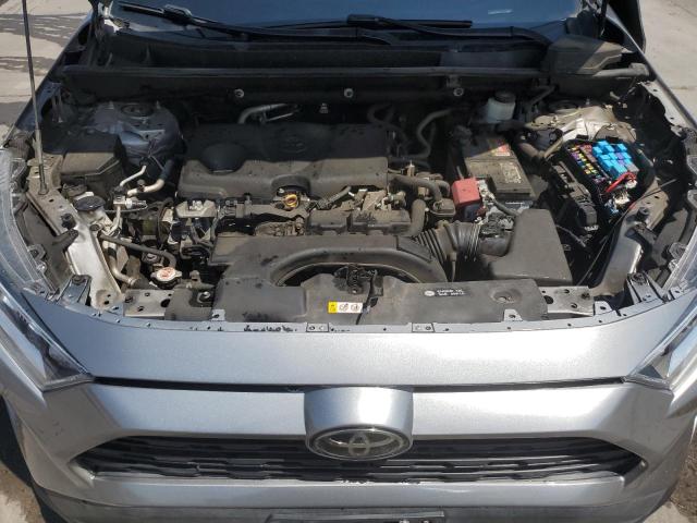 2T3W1RFV2MC110310 - 2021 TOYOTA RAV4 XLE 银色 照片 12