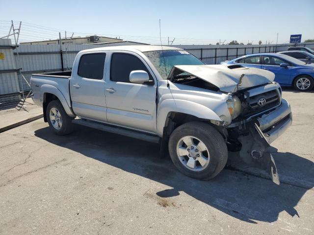 5TEJU4GN8AZ671693 - 2010 TOYOTA TACOMA DOUBLE CAB PRERUNNER SILVER photo 4