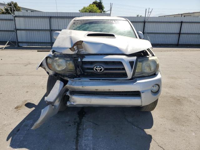 5TEJU4GN8AZ671693 - 2010 TOYOTA TACOMA DOUBLE CAB PRERUNNER SILVER photo 5