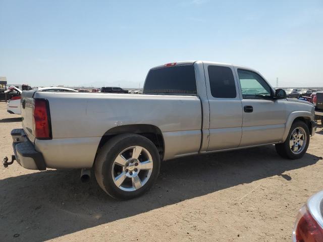 1GCEC19X84Z205960 - 2004 CHEVROLET SILVERADO C1500 银色 照片 3