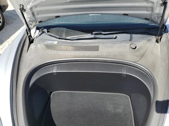 5YJ3E1EA1JF034800 - 2018 TESLA MODEL 3 SILVER photo 11