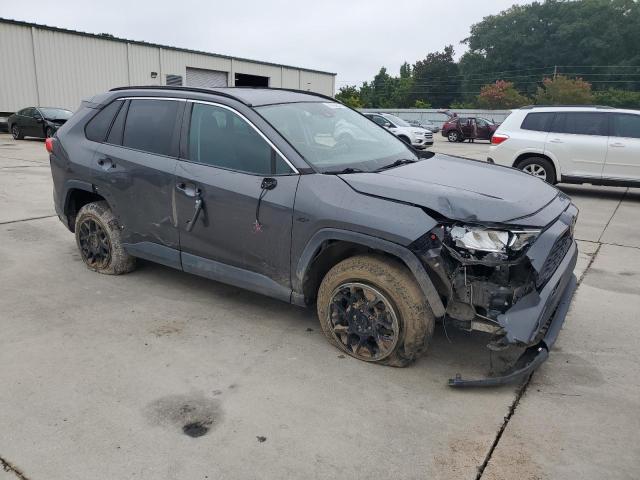 2T3W1RFV0LC070758 - 2020 TOYOTA RAV4 XLE GRAY photo 4