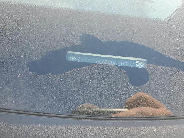 4T1C11AK2NU690507 - 2022 TOYOTA CAMRY LE WHITE photo 12