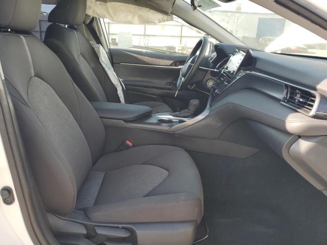 4T1C11AK2NU690507 - 2022 TOYOTA CAMRY LE WHITE photo 7