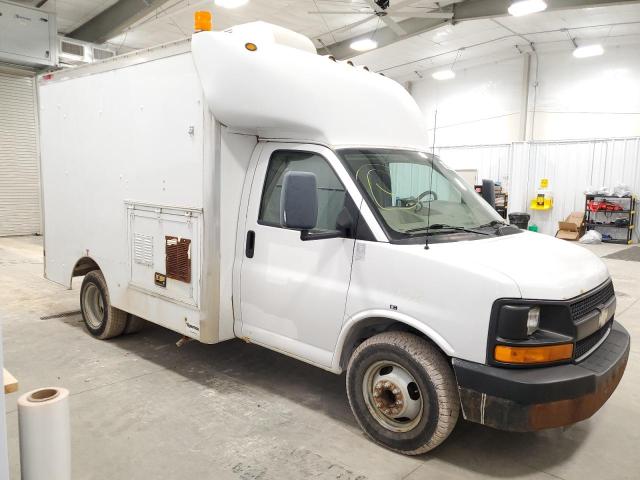 1GBJG31K981113148 - 2008 CHEVROLET EXPRESS G3 WHITE photo 4