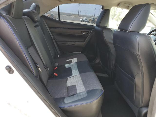 5YFBURHE3JP744765 - 2018 TOYOTA COROLLA L WHITE photo 10