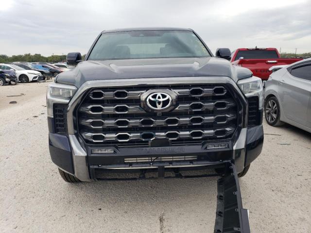 5TFNA5DB0PX107708 - 2023 TOYOTA TUNDRA CREWMAX PLATINUM ლურჯი ფოტო 5