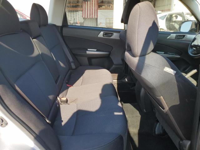 JF2SHBBC0CH421776 - 2012 SUBARU FORESTER 2.5X Srebrny zdjęcie 11