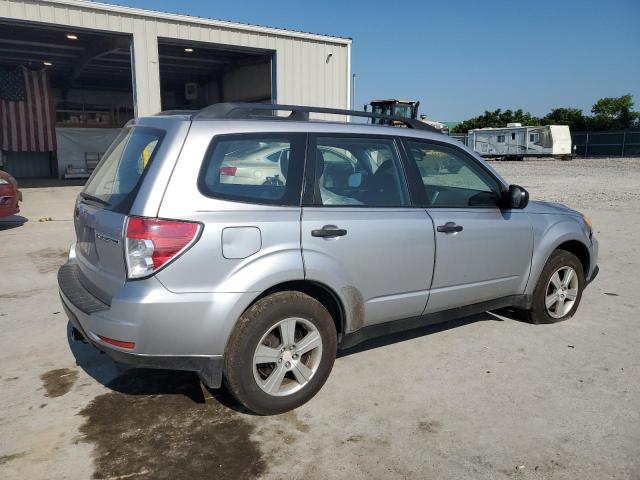 JF2SHBBC0CH421776 - 2012 SUBARU FORESTER 2.5X Srebrny zdjęcie 3