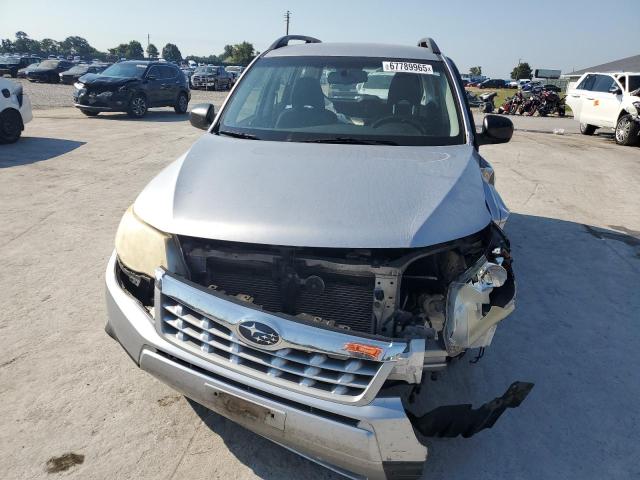 JF2SHBBC0CH421776 - 2012 SUBARU FORESTER 2.5X Srebrny zdjęcie 5