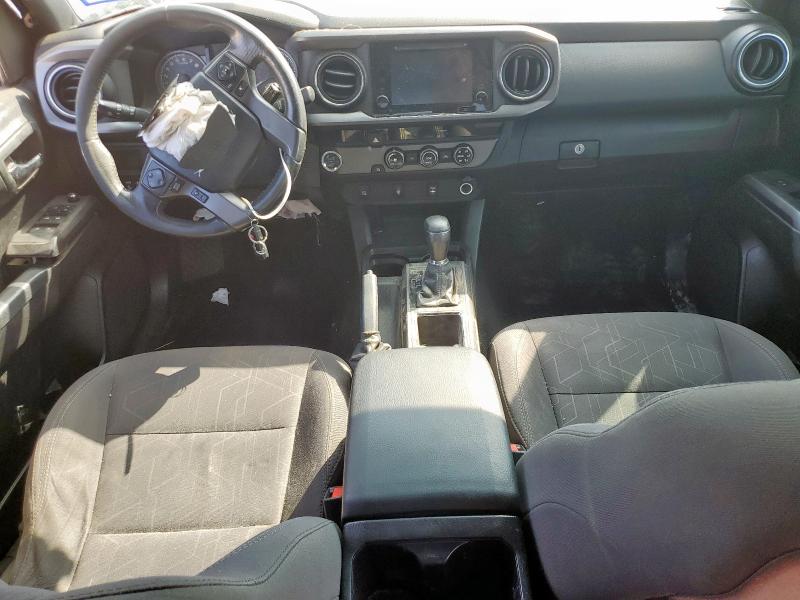 5TFAZ5CN2HX032627 - 2017 TOYOTA TACOMA DOUBLE CAB WHITE photo 8