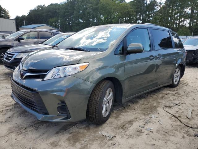 5TDKZ3DC5JS911329 - 2018 TOYOTA SIENNA LE GREEN photo 1