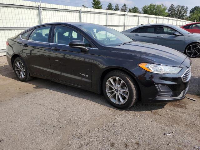 3FA6P0LU8KR147809 - 2019 FORD FUSION SE შავი ფოტო 4