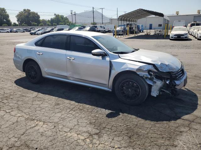 1VWAT7A31GC050618 - 2016 VOLKSWAGEN PASSAT S SILVER photo 4